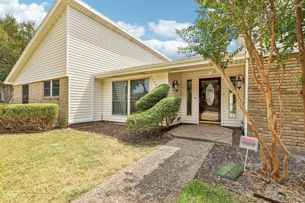 2840 Meadowbrook Drive, Plano, TX 75075 2840 Meadowbrook Drive, Plano, TX 75075