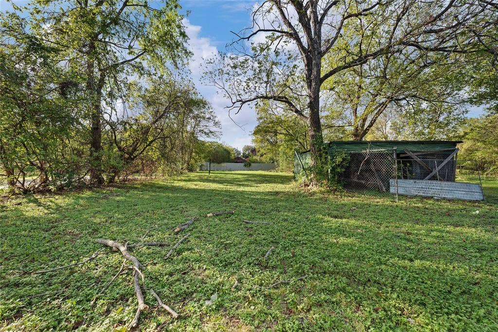 2225 Ross Avenue, Waco, TX 76706 2225 Ross Avenue, Waco, TX 76706