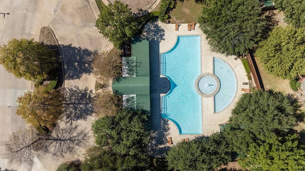 409 Danmire Drive, Murphy, TX 75094 community pool
