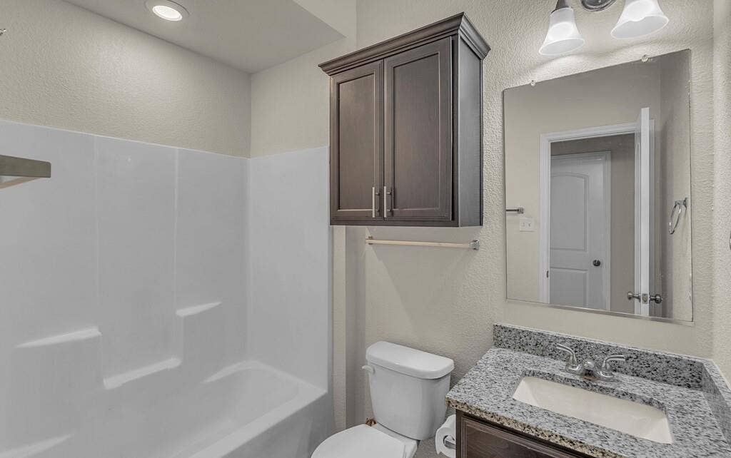 310 Milky Way, Bruceville, TX 76630 Hall Guest Bath