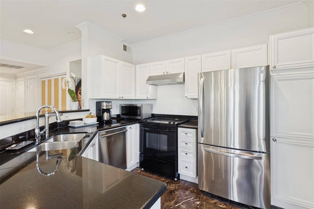 3400 Welborn Street, #423, Dallas, TX 75219 3400 Welborn Street, #423, Dallas, TX 75219