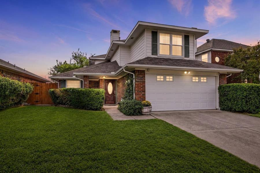 Property photo for 2524 Brooke Trail, Carrollton, TX