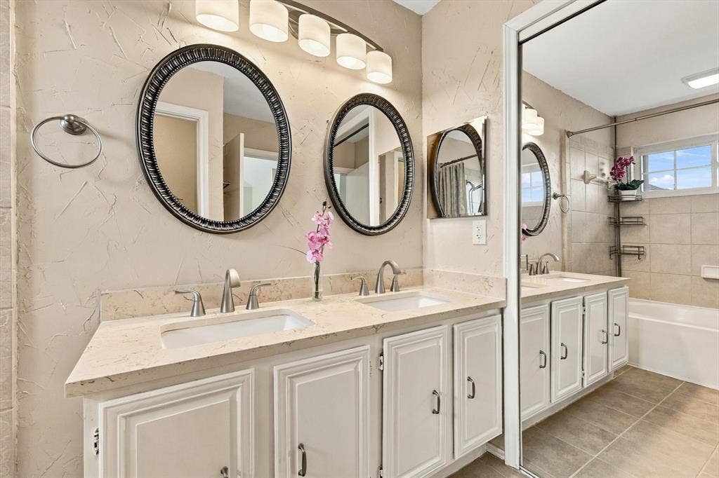 2524 Brooke Trail, Carrollton, TX 75006 Primary bathroom features dual-sink vanity
