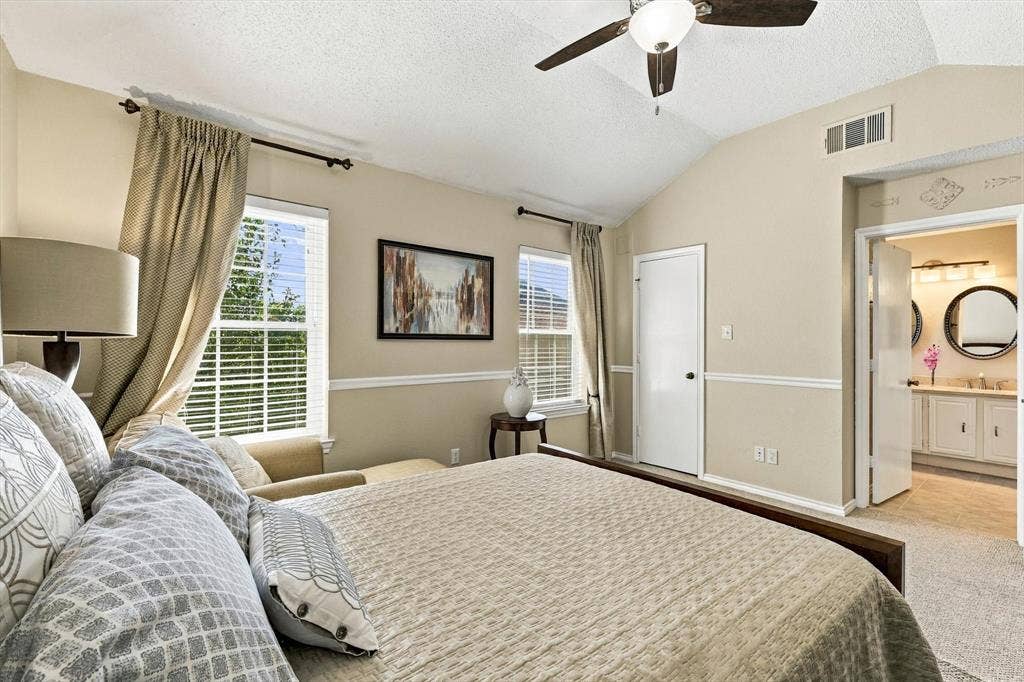 2524 Brooke Trail, Carrollton, TX 75006 Additional view of primary bedroom.
