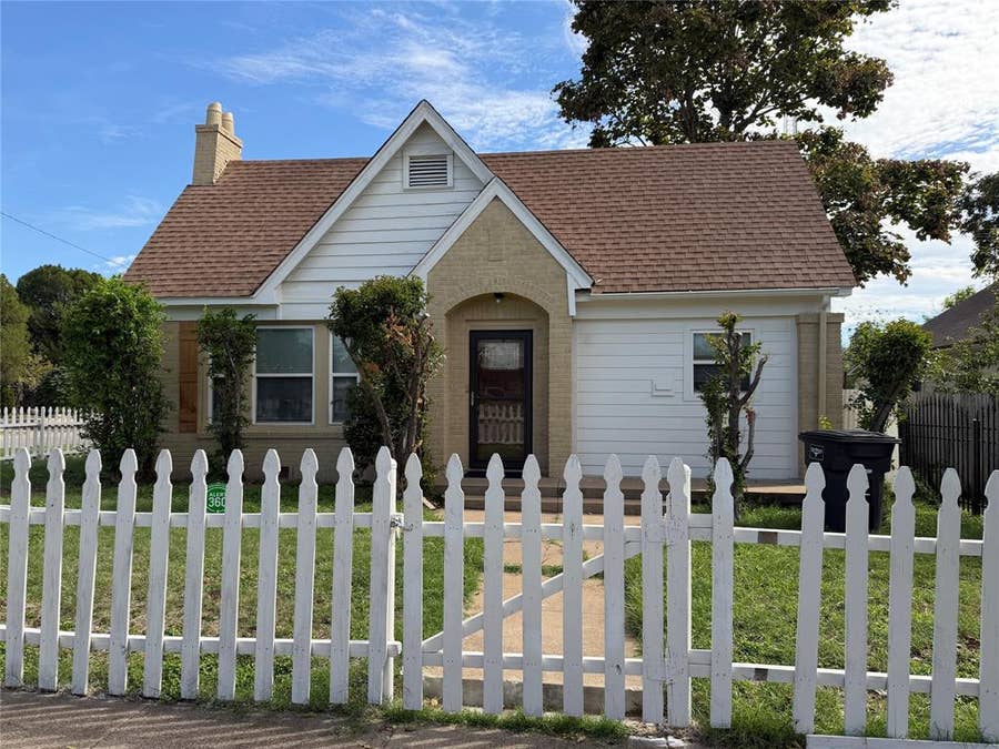 Property photo for 2701 Stuart Drive, Fort Worth, TX