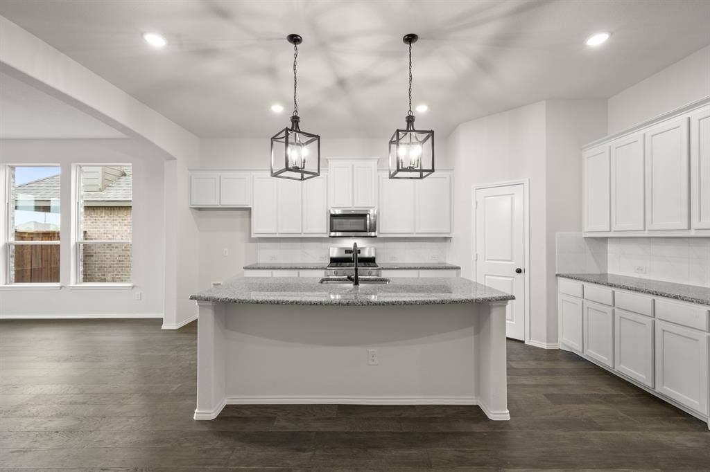 2821 Holstein Drive, Midlothian, TX 76065 Concept 2795 - Kitchen