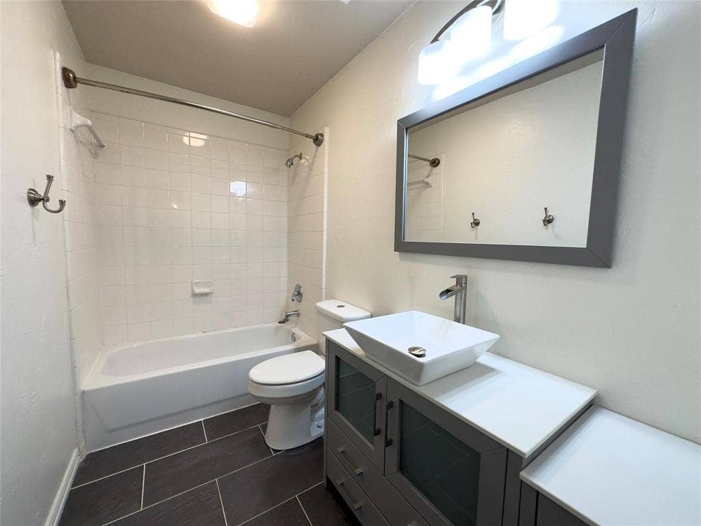1605 Crown Point Road, McKinney, TX 75072 1605 Crown Point Road, McKinney, TX 75072