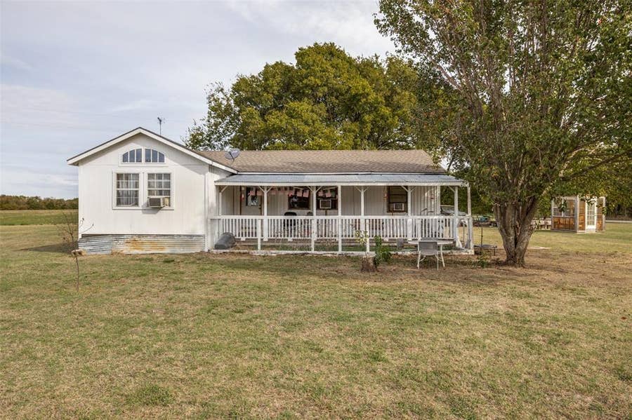 Property photo for 1927 E Fm 1550, Bonham, TX