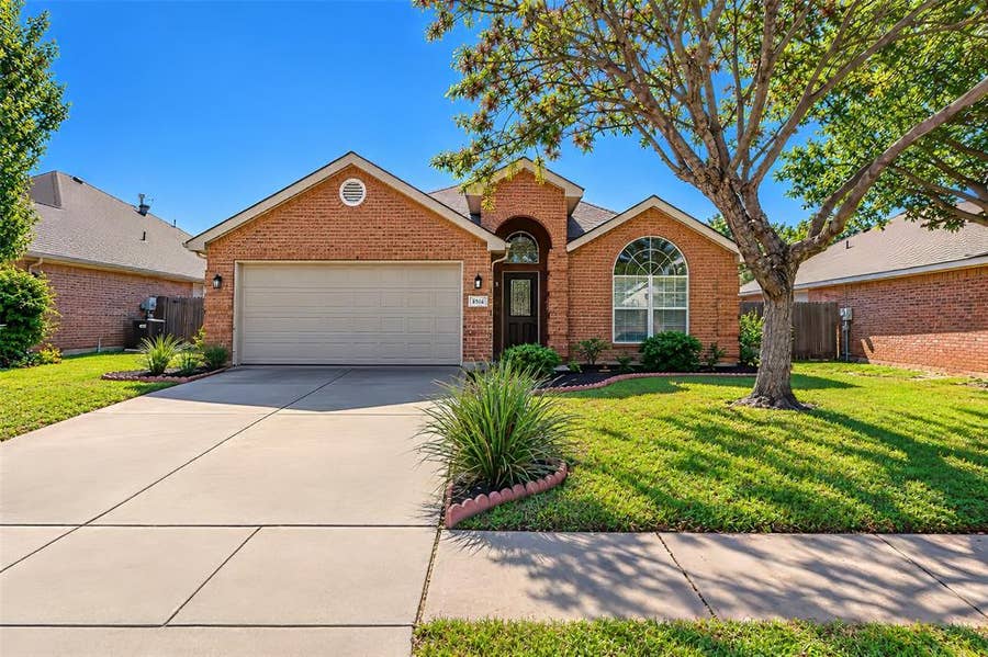 Property photo for 8916 Creede Trail, Fort Worth, TX