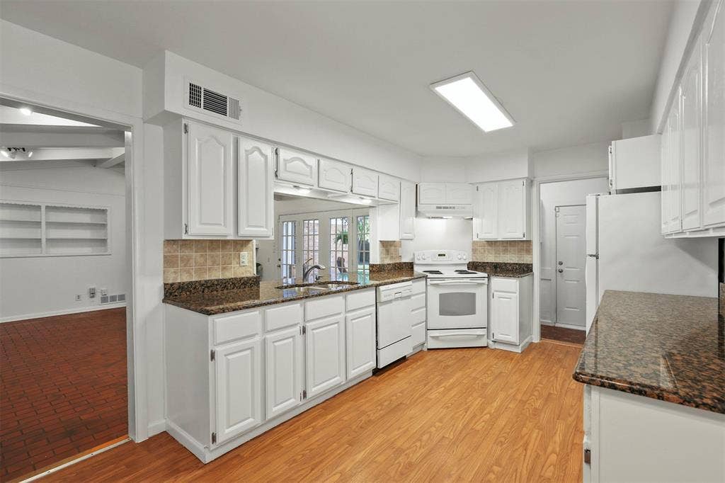 3510 Princess Lane, Dallas, TX 75229 3510 Princess Lane, Dallas, TX 75229
