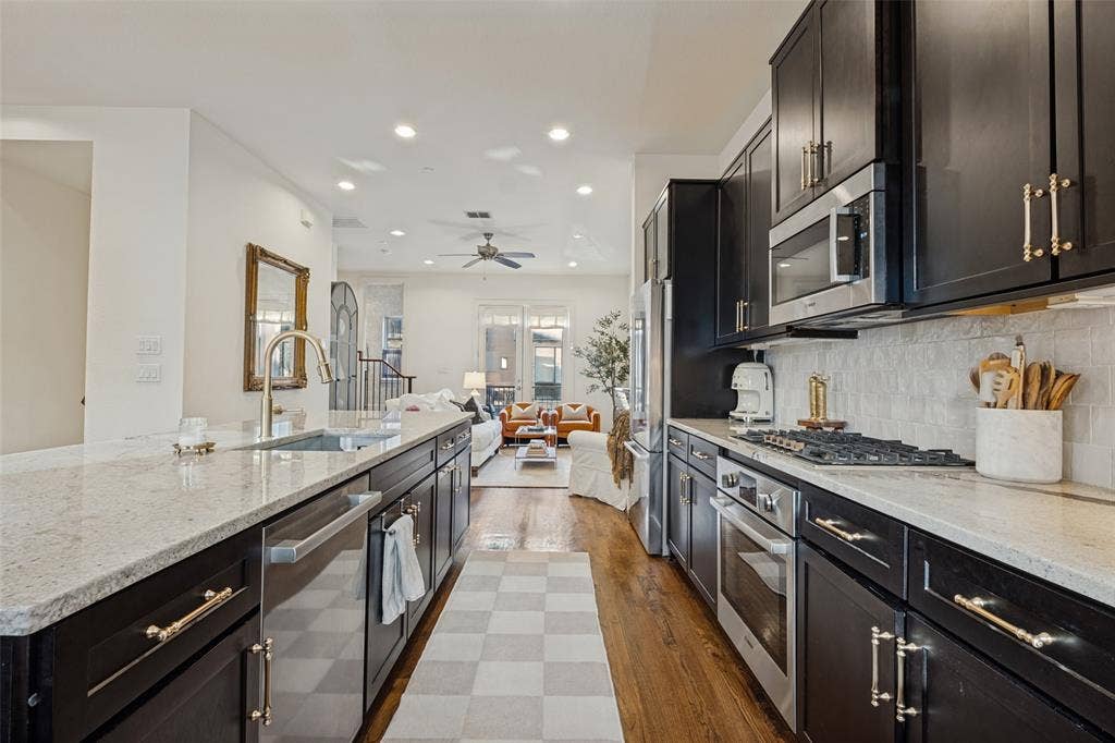 4211 Rawlins Street, #642, Dallas, TX 75219 Bosch appliances