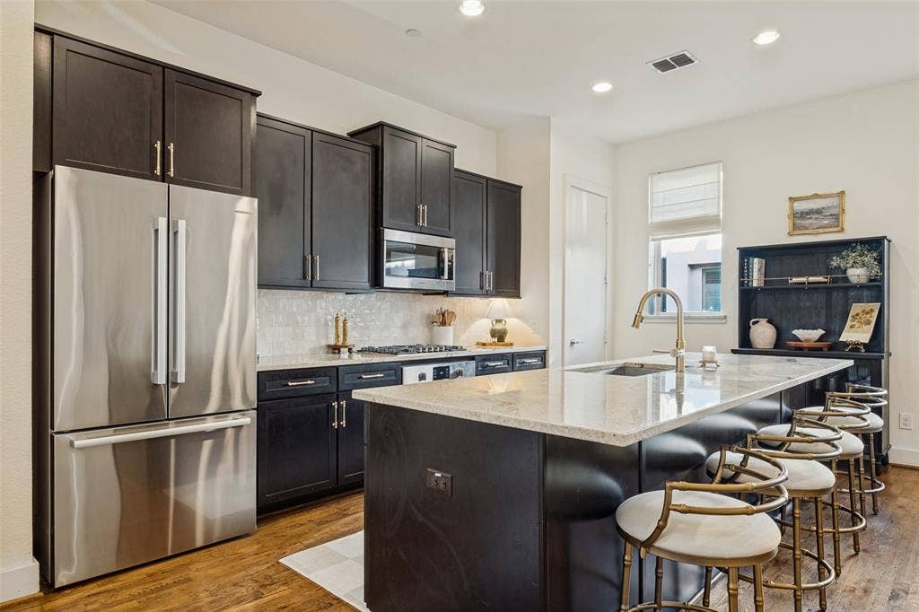 4211 Rawlins Street, #642, Dallas, TX 75219 Upgraded cabinetry