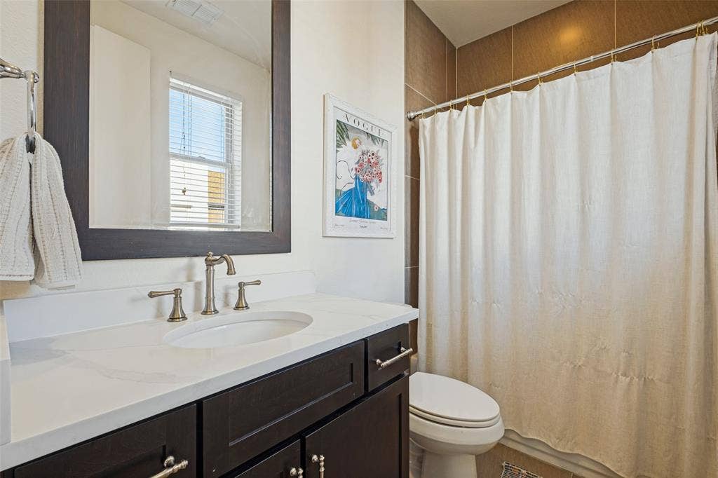 4211 Rawlins Street, #642, Dallas, TX 75219 2nd floor en-suite bath