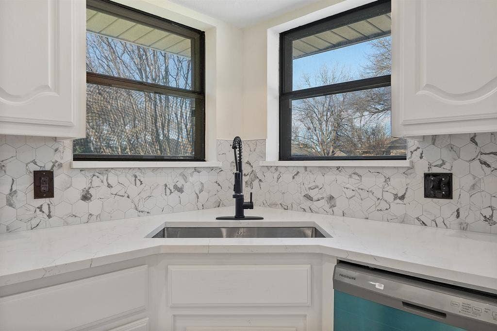 4012 Camino Drive, Plano, TX 75074 4012 Camino Drive, Plano, TX 75074
