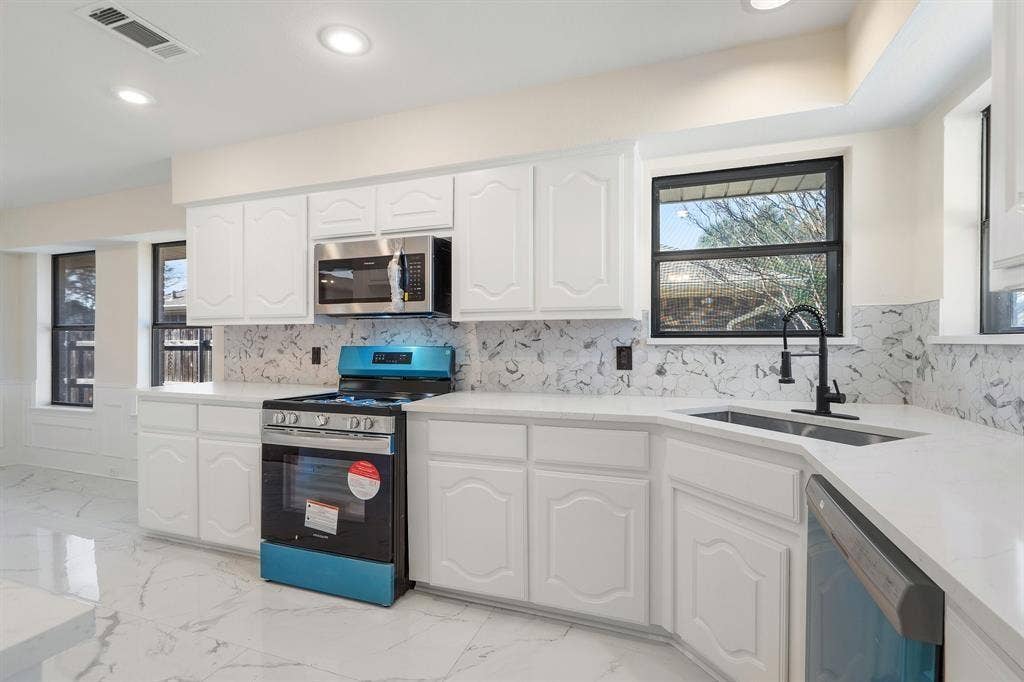 4012 Camino Drive, Plano, TX 75074 4012 Camino Drive, Plano, TX 75074