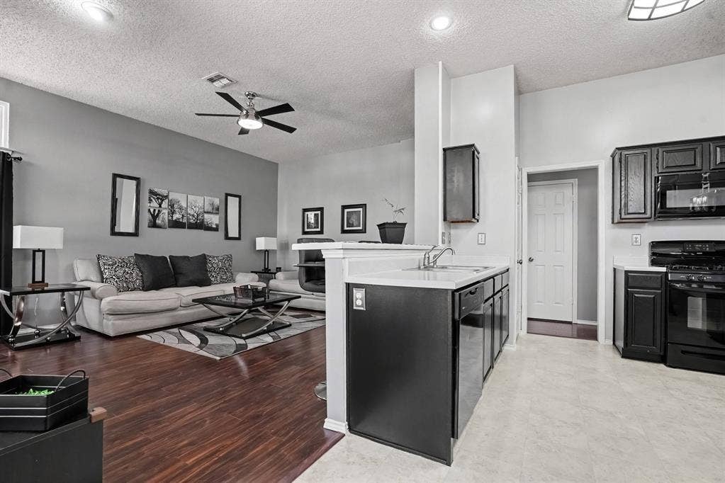 805 Nafus Street, Cedar Hill, TX 75104 805 Nafus Street, Cedar Hill, TX 75104