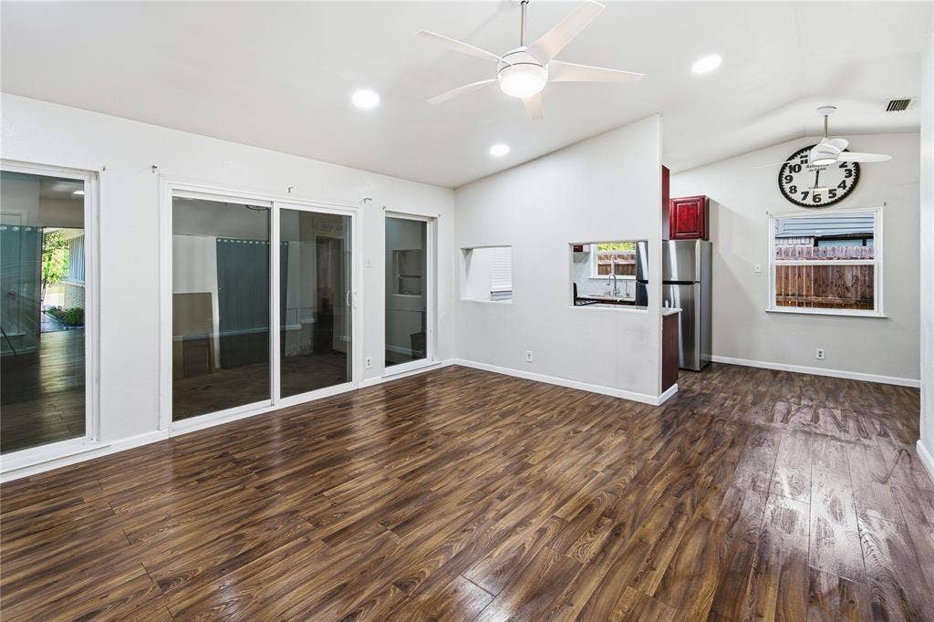 333 Blueberry Lane, Grand Prairie, TX 75052 333 Blueberry Lane, Grand Prairie, TX 75052