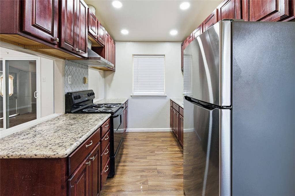 333 Blueberry Lane, Grand Prairie, TX 75052 333 Blueberry Lane, Grand Prairie, TX 75052