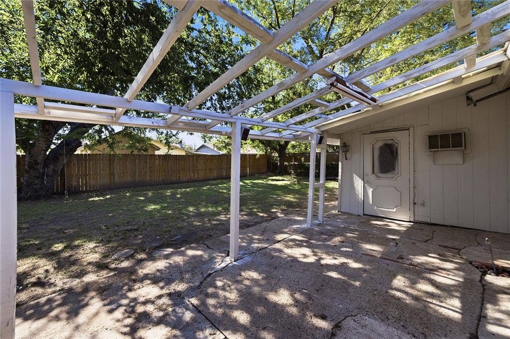 333 Blueberry Lane, Grand Prairie, TX 75052 333 Blueberry Lane, Grand Prairie, TX 75052