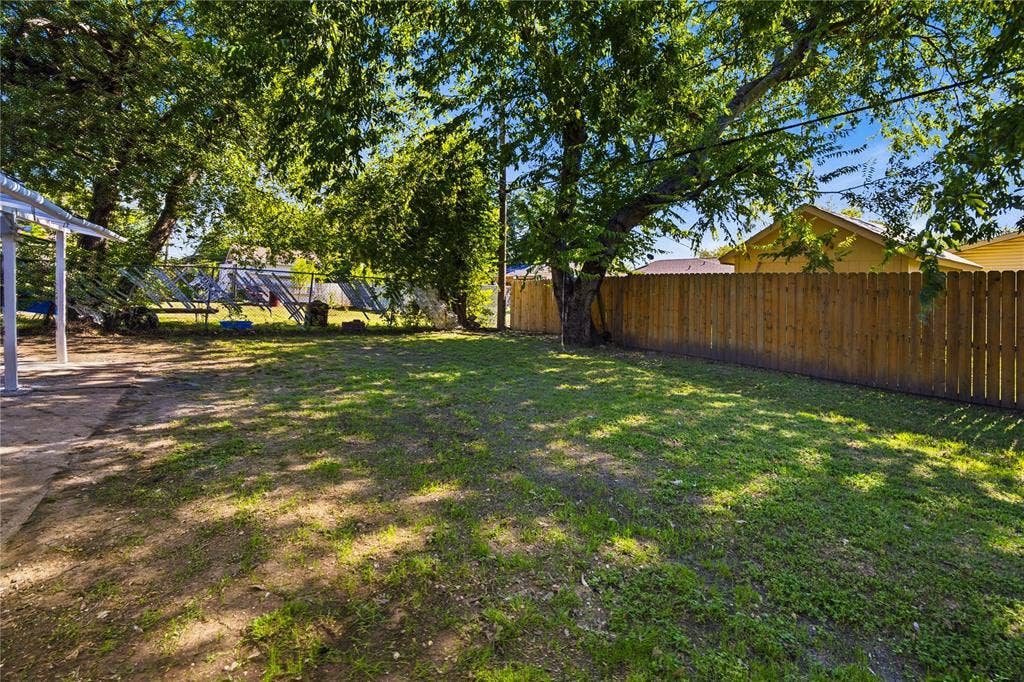 333 Blueberry Lane, Grand Prairie, TX 75052 333 Blueberry Lane, Grand Prairie, TX 75052