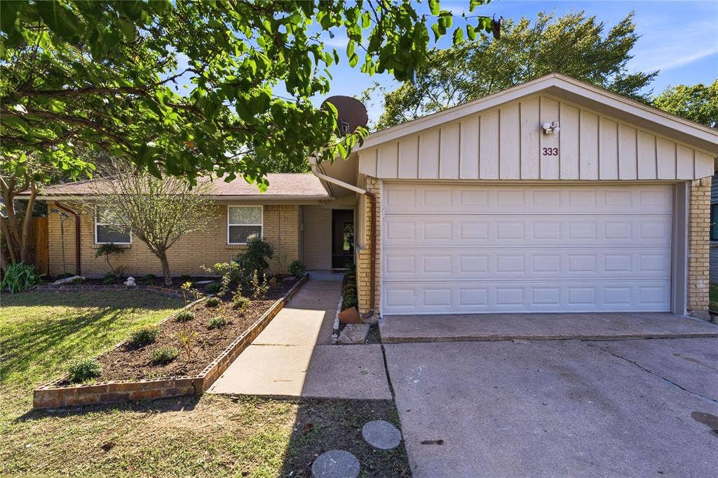 333 Blueberry Lane, Grand Prairie, TX 75052 333 Blueberry Lane, Grand Prairie, TX 75052