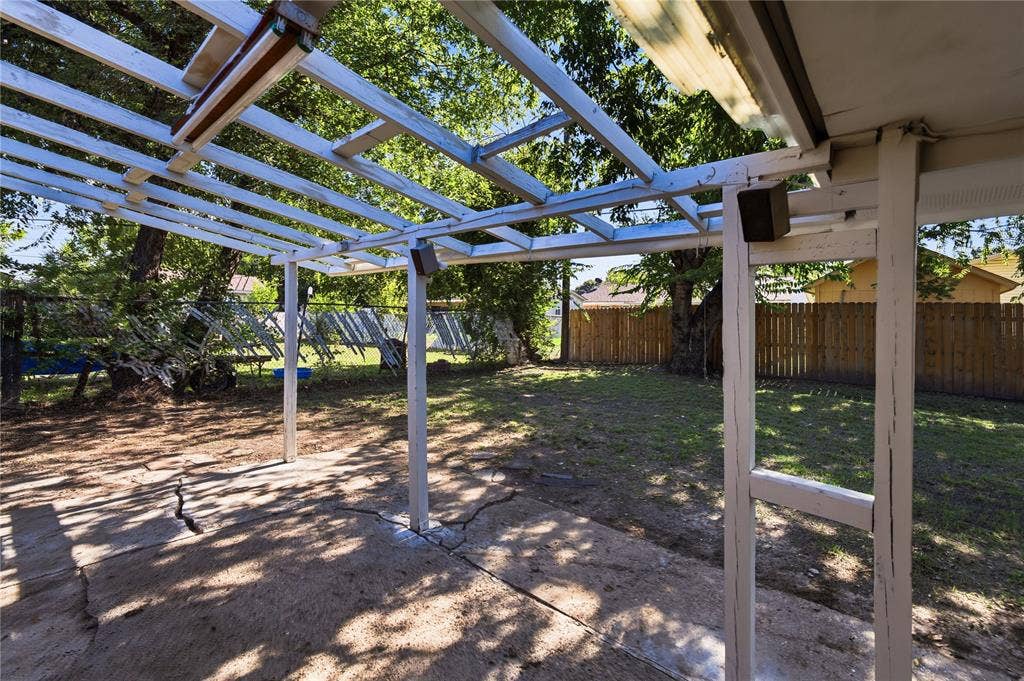 333 Blueberry Lane, Grand Prairie, TX 75052 333 Blueberry Lane, Grand Prairie, TX 75052