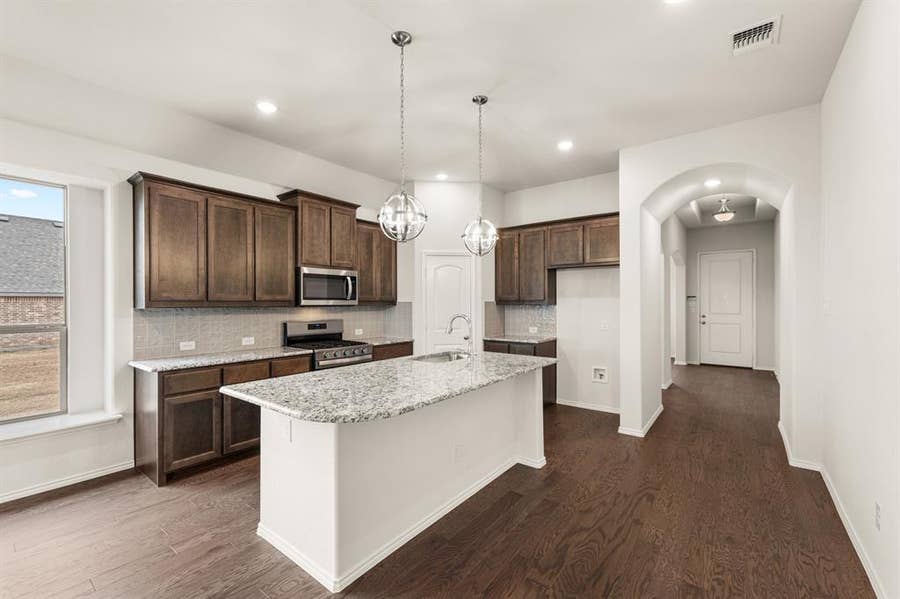 Property photo for 2812 Hay Lane, Midlothian, TX