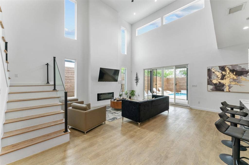 3210 Herbert, Dallas, TX 75212 3210 Herbert, Dallas, TX 75212
