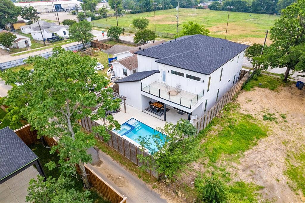 3210 Herbert, Dallas, TX 75212 3210 Herbert, Dallas, TX 75212