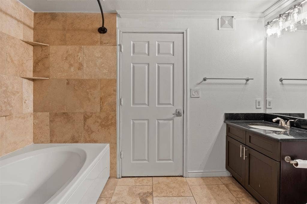 3102 Kings Road, #3104, Dallas, TX 75219