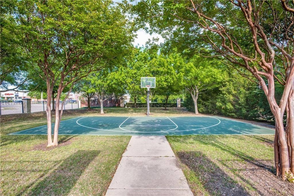 neighborhood basketball court