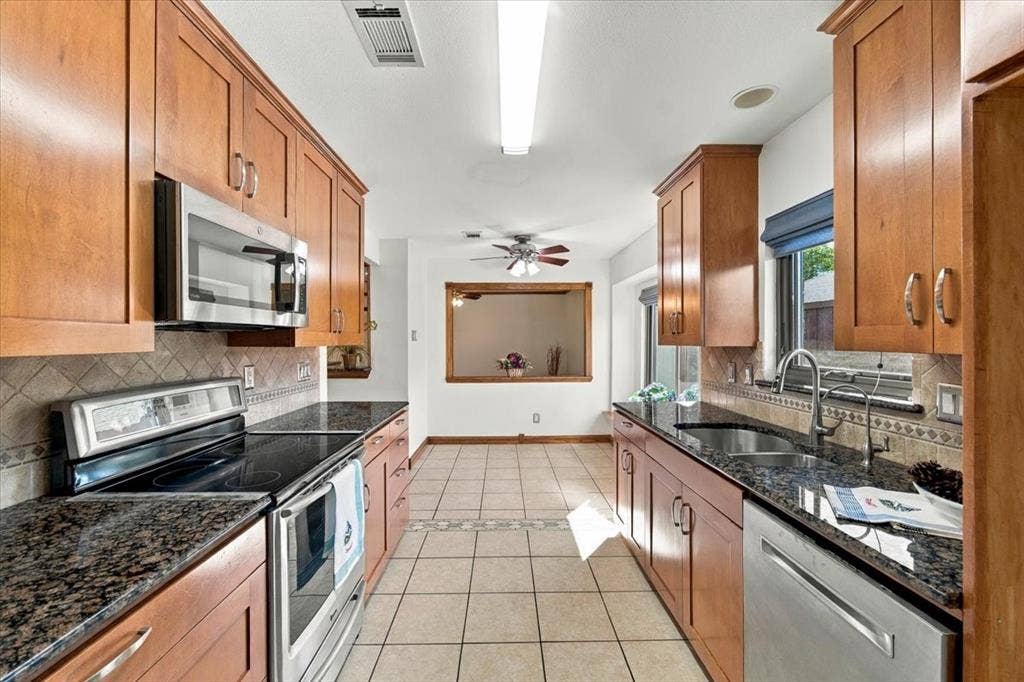 1508 Heidi Drive, Plano, TX 75025 Another view of the beautiful, efficient kitchen