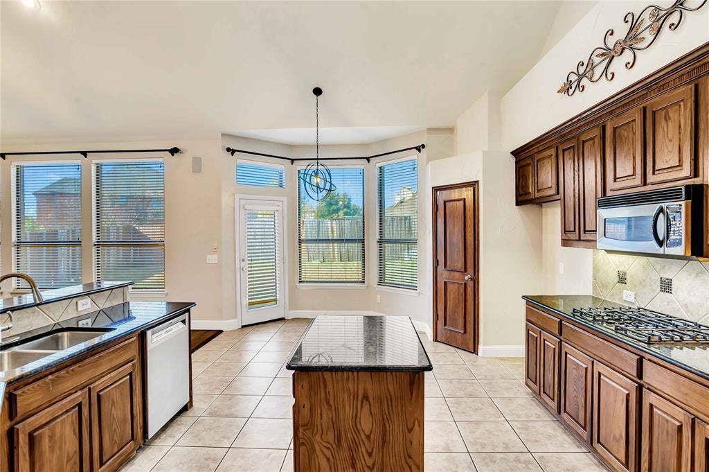 11567 Castle Brook Lane, Frisco, TX 75035