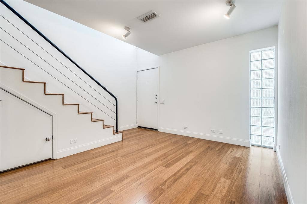 4242 Buena Vista Street, #10, Dallas, TX 75205
