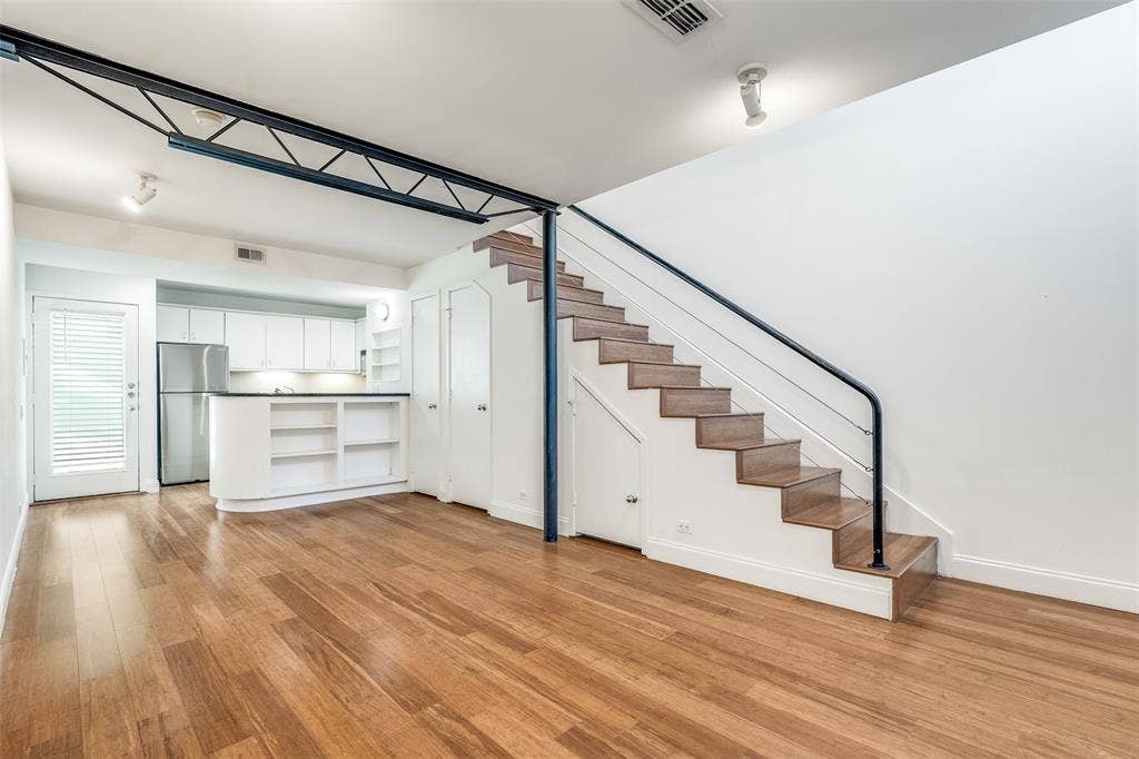 4242 Buena Vista Street, #10, Dallas, TX 75205