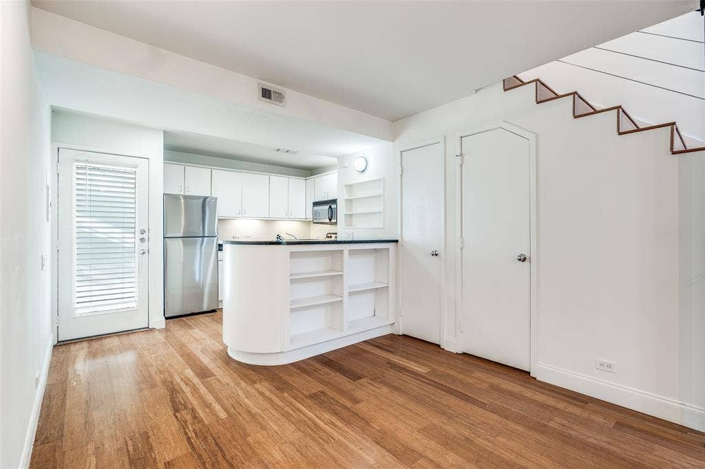 4242 Buena Vista Street, #10, Dallas, TX 75205