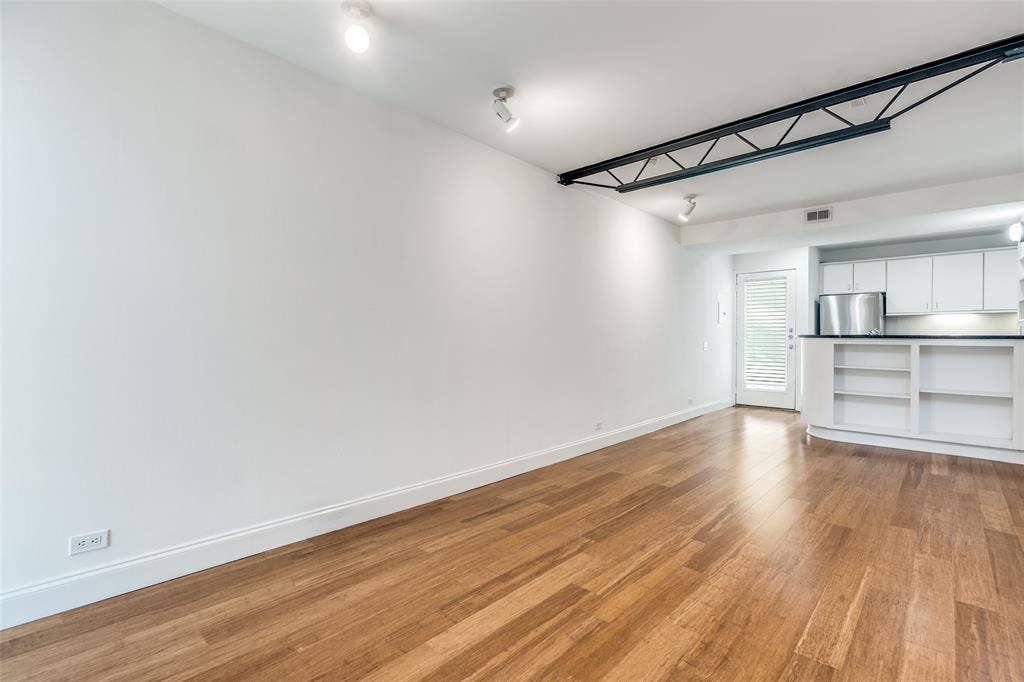 4242 Buena Vista Street, #10, Dallas, TX 75205