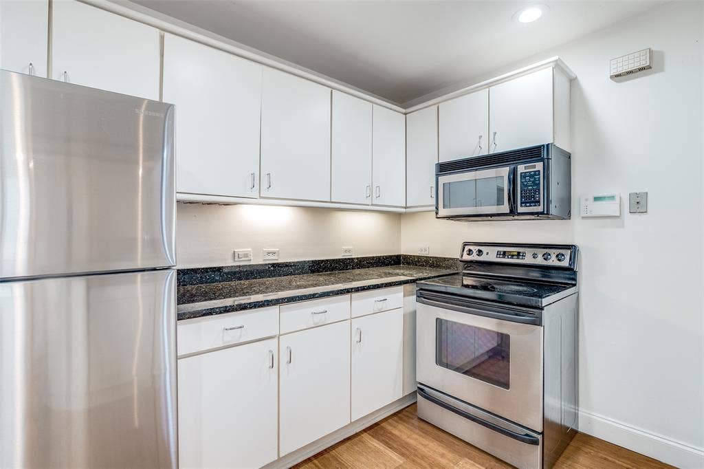 4242 Buena Vista Street, #10, Dallas, TX 75205