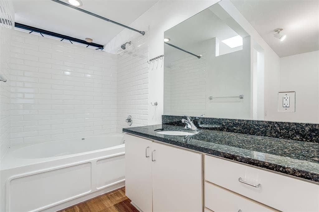 4242 Buena Vista Street, #10, Dallas, TX 75205