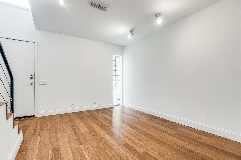 4242 Buena Vista Street, #10, Dallas, TX 75205