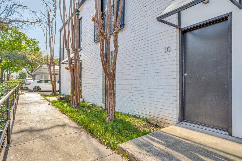 4242 Buena Vista Street, #10, Dallas, TX 75205