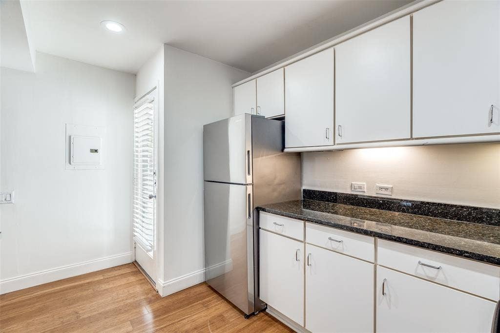 4242 Buena Vista Street, #10, Dallas, TX 75205