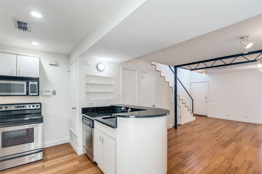 4242 Buena Vista Street, #10, Dallas, TX 75205