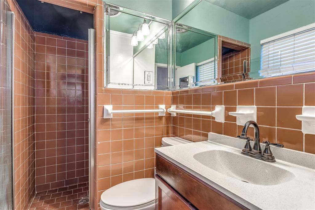 1811 Ferris Avenue, Waxahachie, TX 75165