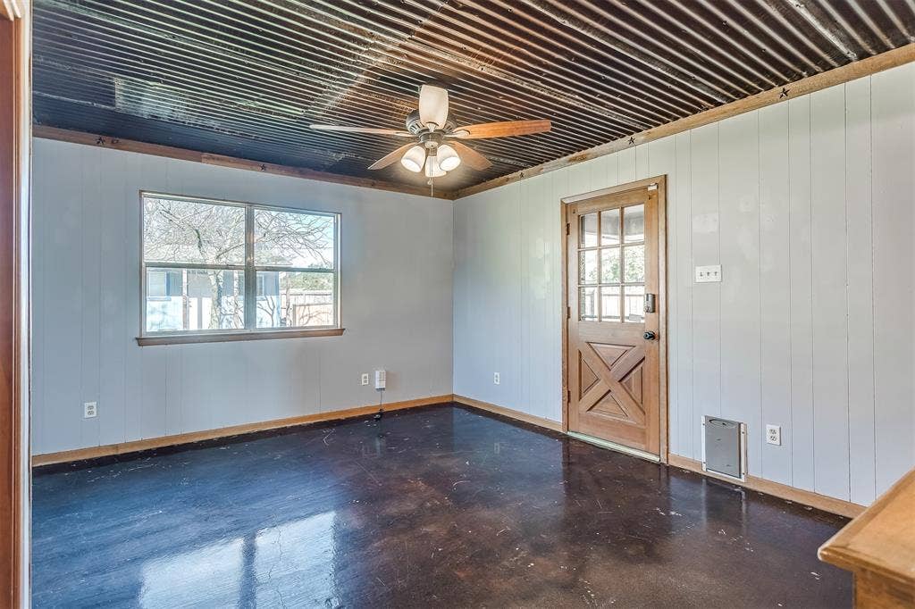 1811 Ferris Avenue, Waxahachie, TX 75165