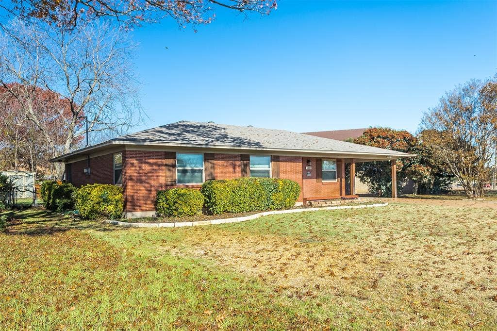1811 Ferris Avenue, Waxahachie, TX 75165