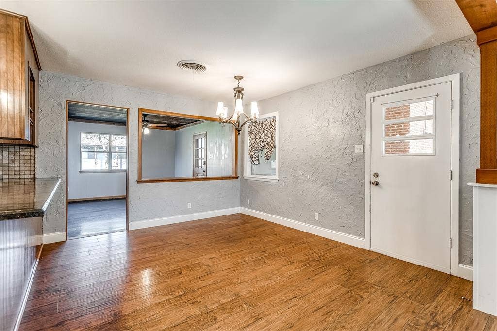 1811 Ferris Avenue, Waxahachie, TX 75165