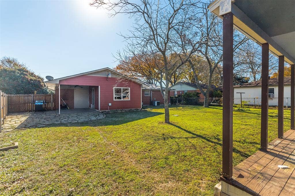 1811 Ferris Avenue, Waxahachie, TX 75165