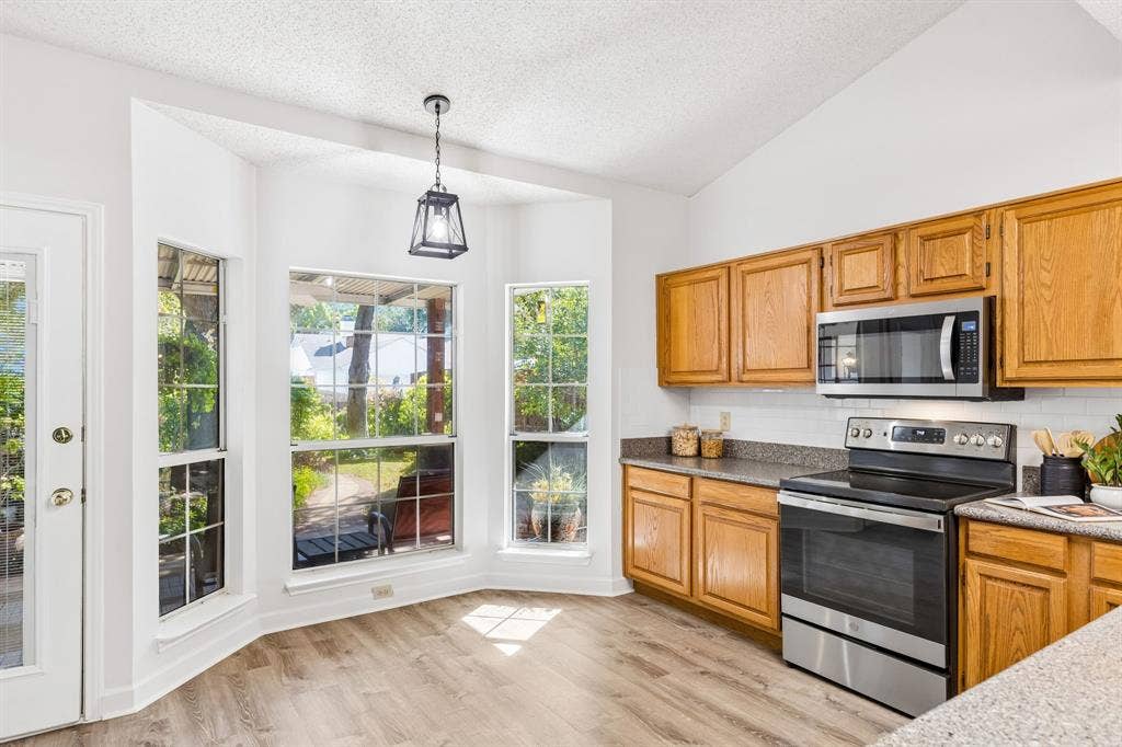 2214 Country Dell Drive, Garland, TX 75040 2214 Country Dell Drive, Garland, TX 75040