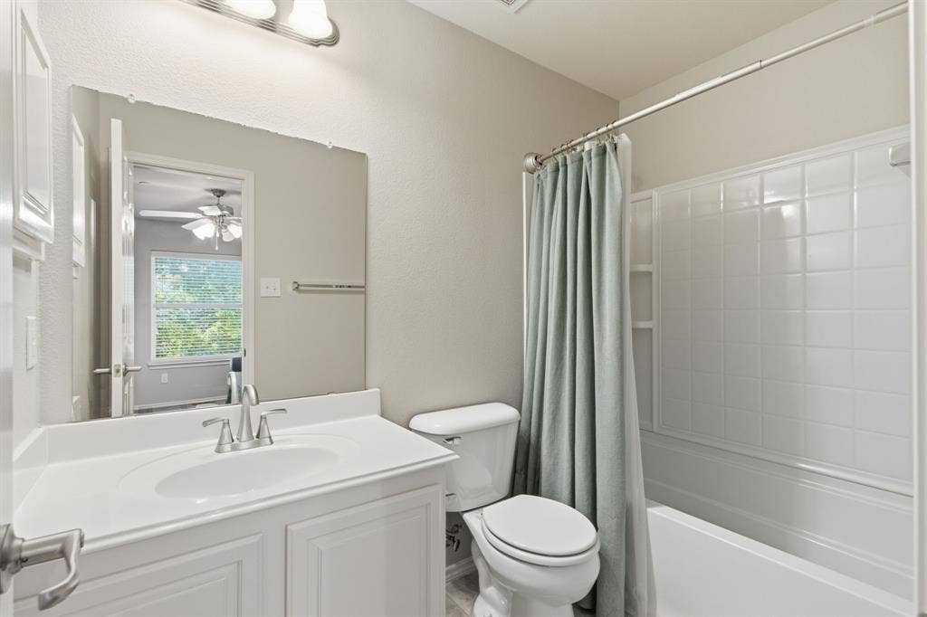 2925 Saint Andrews Drive, Lewisville, TX 75067